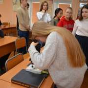Неделя наук в МЛШ, финал: выездные уроки, интеллектуальные игры, лекции учебных ДВО РАН   