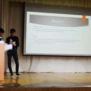 Ученики 9-10 классов Международной лингвистической школы успешно защищают проектные работы 