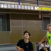 Старшеклассники МЛШ сыграли против учителей в баскетбол, футбол и настольный теннис 