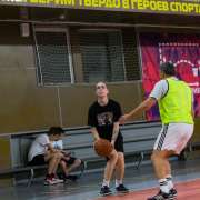 Старшеклассники МЛШ сыграли против учителей в баскетбол, футбол и настольный теннис 