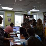 Пятиклассники МЛШ продолжают знакомиться со школьной библиотекой