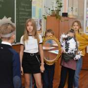  «Сыр выпал — с ним была плутовка такова»: пятиклассники МЛШ изучают басни