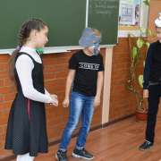  «Сыр выпал — с ним была плутовка такова»: пятиклассники МЛШ изучают басни