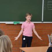  «Сыр выпал — с ним была плутовка такова»: пятиклассники МЛШ изучают басни