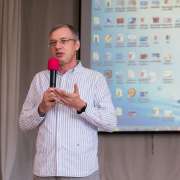 Глава ДНС Дмитрий Алексеев: деньги - это инструмент, который необходим для улучшения жизни людей