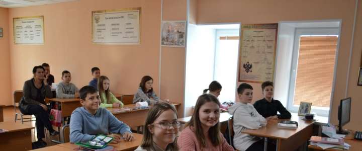 О безопасности в сети интернет поговорили в Международной лингвистической школе
