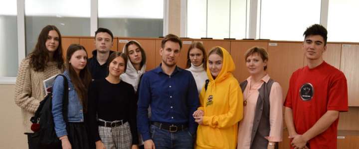 У профильных классов МЛШ начались лекции с профессионалами