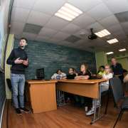 Ученики МЛШ и их родители сыграли в футбол и шахматы