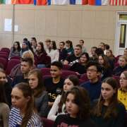 В Международной лингвистической школе состоялся показ фильма «Волонтеры будущего» 