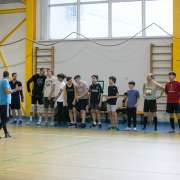 Вторая четверть завершается спортивными матчами по футболу 