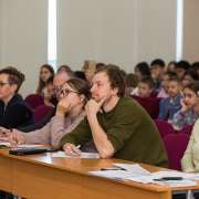 Произведения русских поэтов прозвучали со сцены Международной лингвистической школы