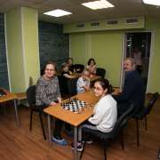 Ученики МЛШ и их родители сыграли в футбол и шахматы