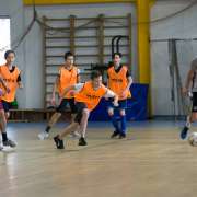 Ученики МЛШ и их родители сыграли в футбол и шахматы