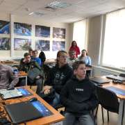 Ученики Международной лингвистической школы отправились на физико-математическую образовательную сессию в Москву