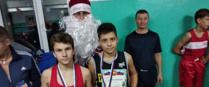 Шестиклассник МЛШ стал победителем предновогоднего турнира по боксу 
