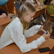 О живых организмах внутри других живых организмов узнали восьмиклассники Международной лингвистической школы 