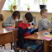 Занимательная математика на Неделе наук в Международной лингвистической школе: лента Мёбиуса и искусство оригами  