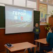 Накануне Дня защитников Отечества: ученики Международной лингвистической школы изучают героические профессии мирного времени  