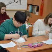 Ученики Международной лингвистической школы окунулись в китайское искусство 