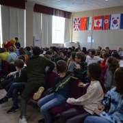 Неделя наук в Международной лингвистической школе продолжается: шестиклассники знакомятся с китайским супергероем Сунь Укун 