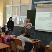 Занимательная математика на Неделе наук в Международной лингвистической школе: лента Мёбиуса и искусство оригами  