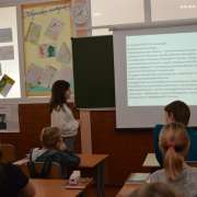 Накануне Дня защитников Отечества: ученики Международной лингвистической школы изучают героические профессии мирного времени  