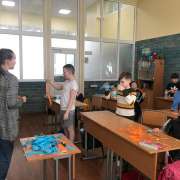 Занимательная математика на Неделе наук в Международной лингвистической школе: лента Мёбиуса и искусство оригами  