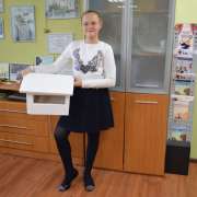 «Добрая весна»: ученики Международной лингвистической школы изготовили 21 кормушку для птиц и домик для белочек 