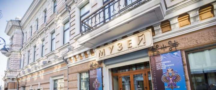 Ученица 9 класса Международной лингвистической школы Чжон Соёнг: надо чаще ходить в музеи!  