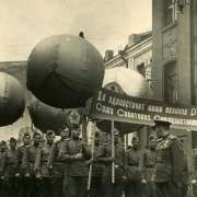 75 лет Победы. Вклад школьников Приморья в Победу: танковая колонна «Юный пионер», подарки для бойцов Ленинградского фронта, сбор металлолома на нужды фронта 