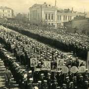 75 лет Победы. Вклад школьников Приморья в Победу: танковая колонна «Юный пионер», подарки для бойцов Ленинградского фронта, сбор металлолома на нужды фронта 