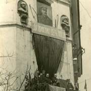 75 лет Победы. Вклад школьников Приморья в Победу: танковая колонна «Юный пионер», подарки для бойцов Ленинградского фронта, сбор металлолома на нужды фронта 