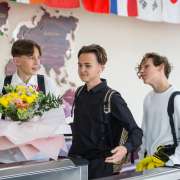Школа встречает ребят в новом учебном году 