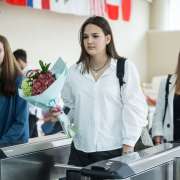 Школа встречает ребят в новом учебном году 