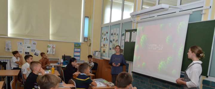 Ученики Международной лингвистической школы начали работу в проекте International Literacy Day 