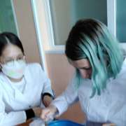 Эксперимент на себе – самый убедительный, считает учитель биологии МЛШ Софья Охотина 