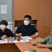 Ученики 6м2 класса Международной лингвистической школы закрепили знания о культуре Японии расписыванием масок театра Кабуки