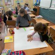 Ученики начальных классов Международной лингвистической школы написали для себя правила безопасной прогулки 