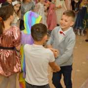 Как в сказке придет Новый год: в Международной лингвистической школе состоялся утренник 