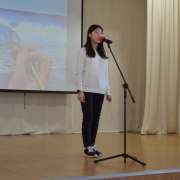 Поэтические чтения: ученики Международной лингвистической школы прочитали стихи русских поэтов 