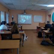  Ученики 10 и 5 классов Международной лингвистической школы стали участниками Дня единых действий, посвященных Дню Героев Отечества 