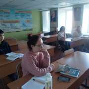  Ученики 10 и 5 классов Международной лингвистической школы стали участниками Дня единых действий, посвященных Дню Героев Отечества 