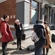 Путешествие по Океанскому проспекту: десятиклассники Международной лингвистической школы изучают одну из главных улиц Владивостока 