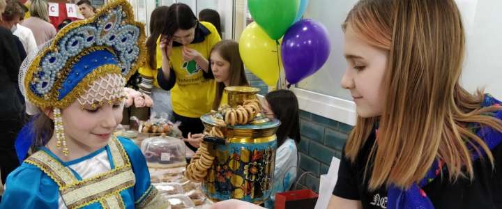 Благотворительная ярмарка «Пусть дети верят в чудеса!» прошла в Международной лингвистической школе 