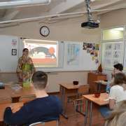 О японском застольном этикете рассказали ученикам 7 и 9 классов Международной лингвистической школы