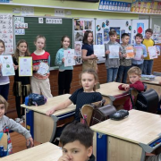 Загадочный урок провели ученики третьего класса МЛШ у первоклашек