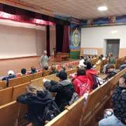Накануне Дня Победы ученики Международной лингвистической школы побывали у десантников  Уссурийска и возложили цветы к памятнику Василия Маргелова