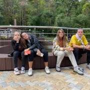 Ученики 6 классов на Дне здоровья мастерили в парке «Штыковские пруды», играли в «Седанка парке» и знакомились с животными в «Сафари парке»  