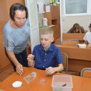 Шестиклассники МЛШ: мы специально дома проращивали фасоль, чтобы сравнить ее на уроке с пшеницей  