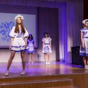 Традиционная International Week в Международной лингвистической школе открылась мастер-классом по истории русских национальных костюмов и чаепитием 
